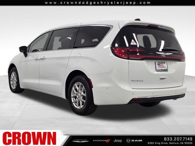 new 2025 Chrysler Pacifica car, priced at $37,725