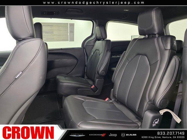 new 2025 Chrysler Pacifica car, priced at $37,725