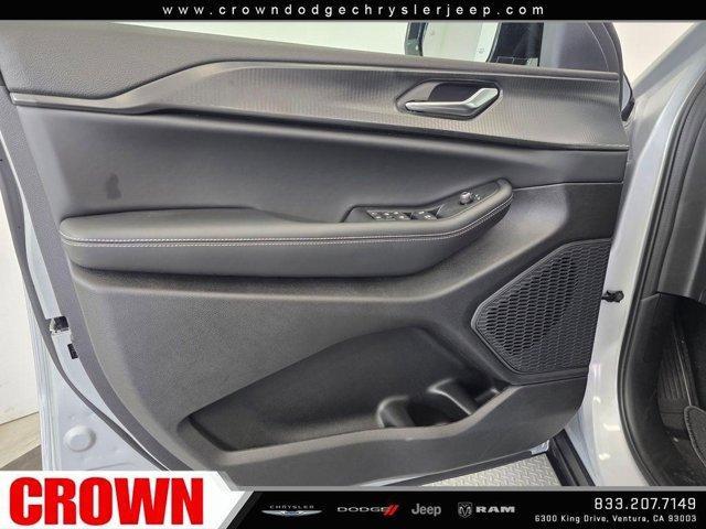 new 2025 Jeep Grand Cherokee car, priced at $39,375