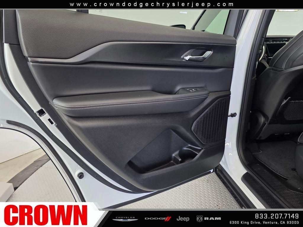 new 2025 Jeep Grand Cherokee L car, priced at $42,780