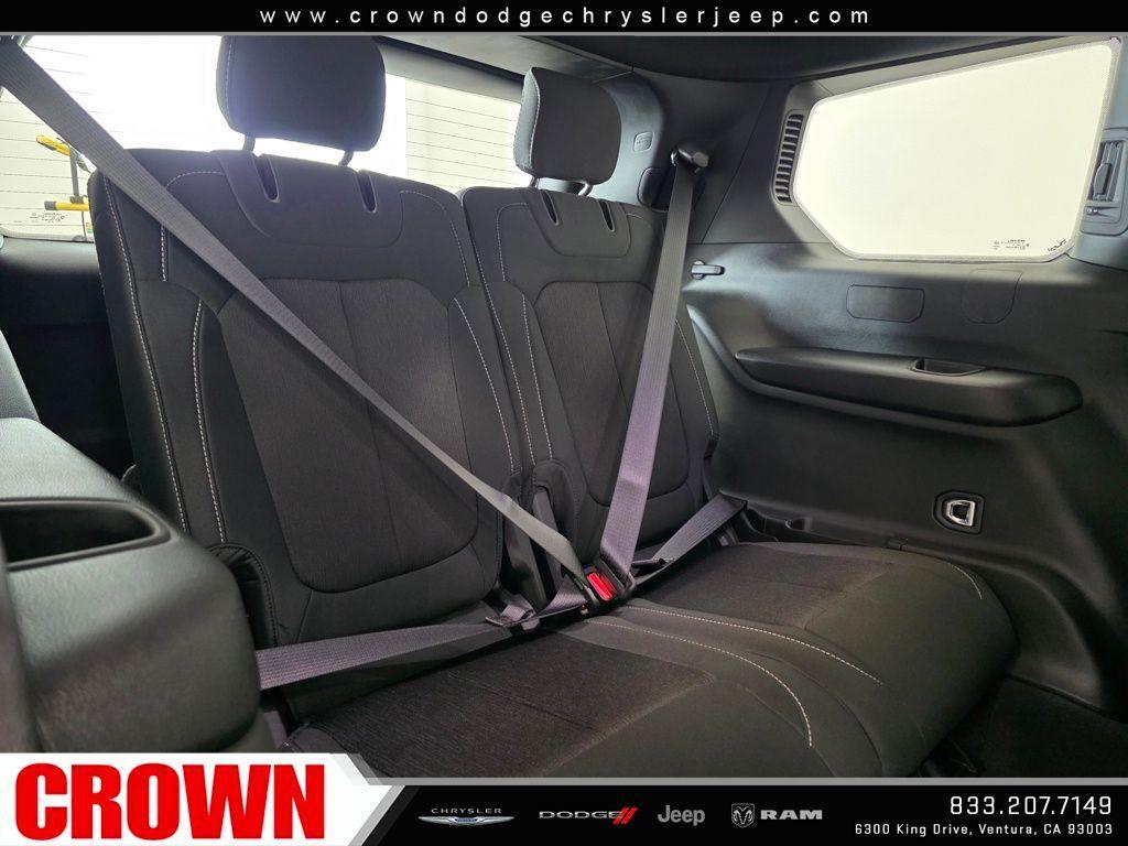 used 2025 Jeep Grand Cherokee L car, priced at $34,925