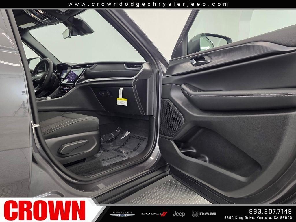 used 2025 Jeep Grand Cherokee L car, priced at $34,925