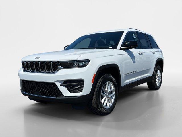 new 2024 Jeep Grand Cherokee car, priced at $32,495