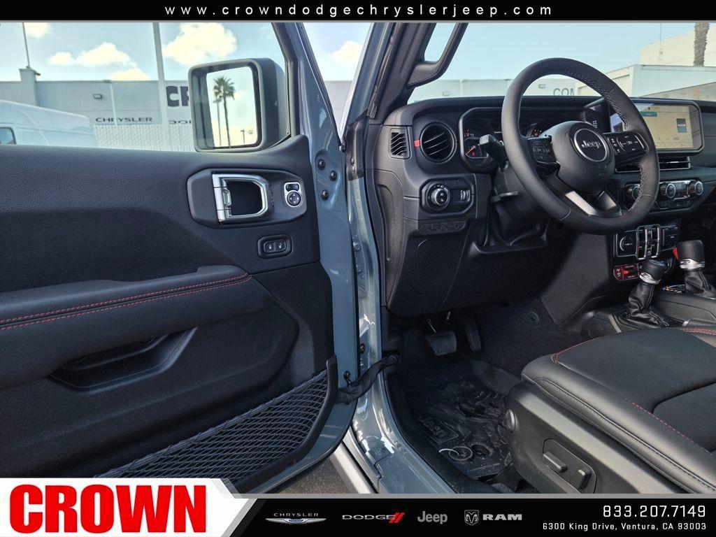 new 2025 Jeep Gladiator car, priced at $51,745