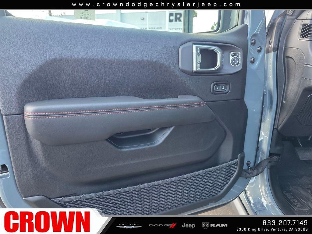 new 2025 Jeep Gladiator car, priced at $51,745