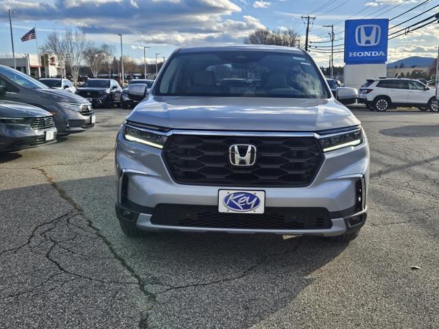 new 2025 Honda Pilot car, priced at $45,725