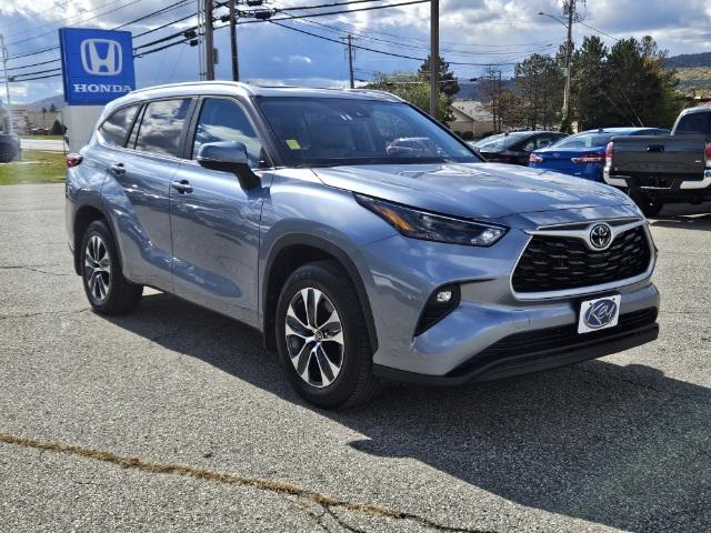 used 2023 Toyota Highlander car, priced at $36,899