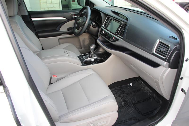 used 2019 Toyota Highlander Hybrid car, priced at $30,995