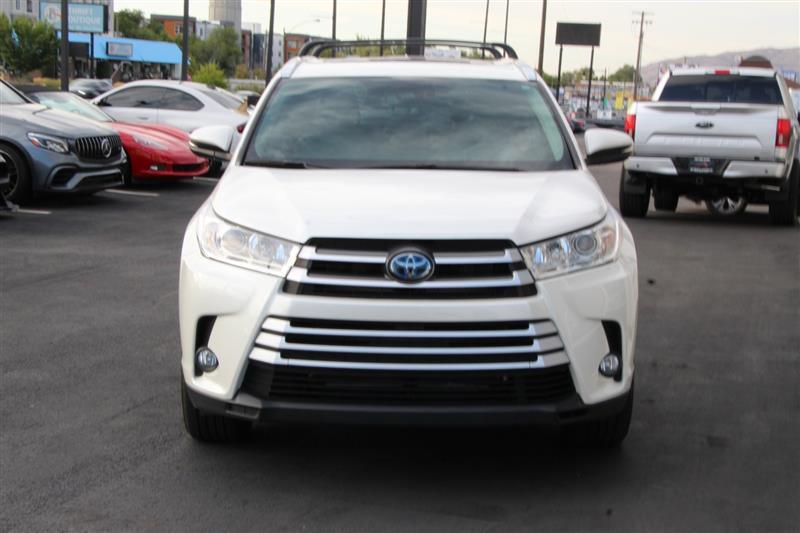 used 2019 Toyota Highlander Hybrid car, priced at $30,995