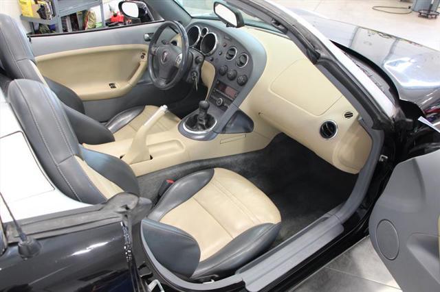 used 2006 Pontiac Solstice car, priced at $9,495