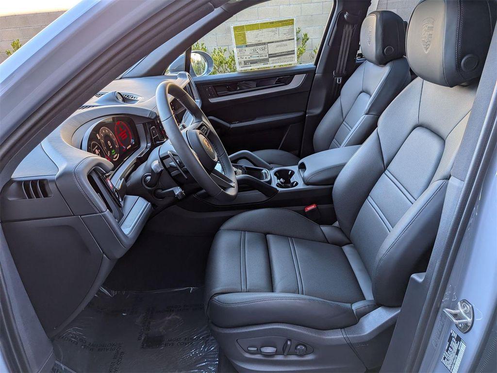new 2025 Porsche Cayenne car, priced at $139,195