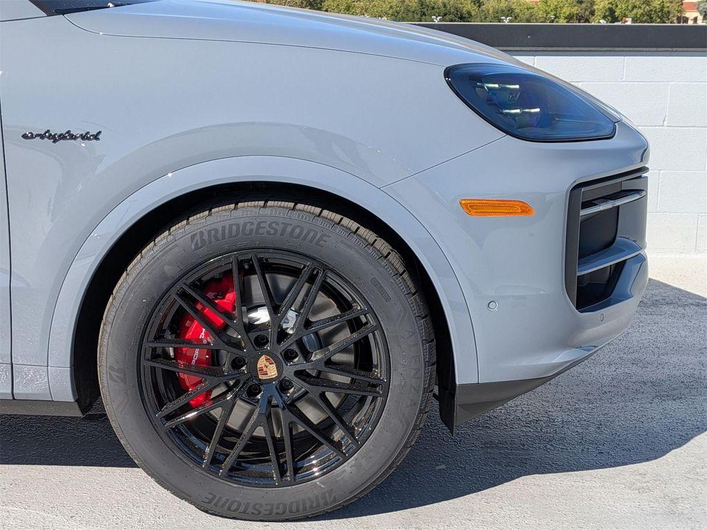 new 2025 Porsche Cayenne car, priced at $139,195