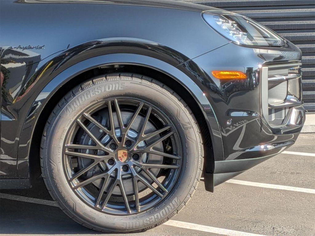 new 2025 Porsche Cayenne car, priced at $133,815