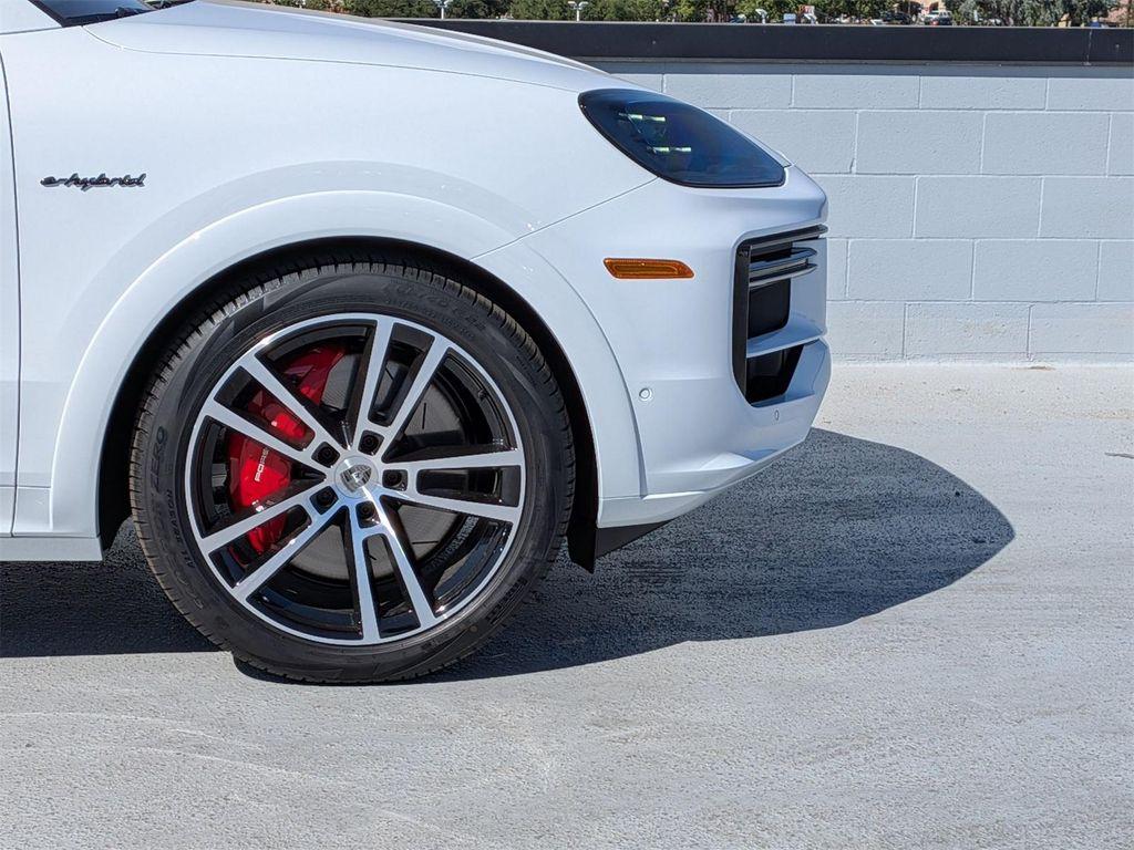 new 2025 Porsche Cayenne car, priced at $199,615