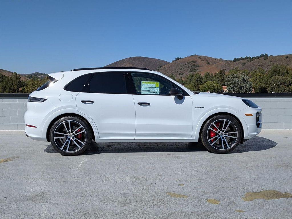 new 2025 Porsche Cayenne car, priced at $199,615
