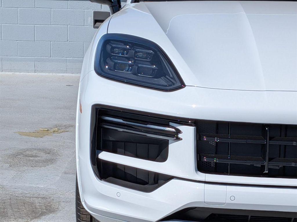 new 2025 Porsche Cayenne car, priced at $199,615