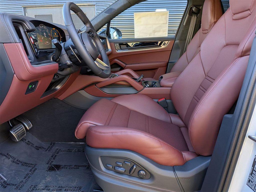 new 2025 Porsche Cayenne car, priced at $199,615