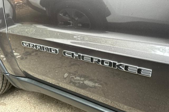 used 2021 Jeep Grand Cherokee car, priced at $24,165