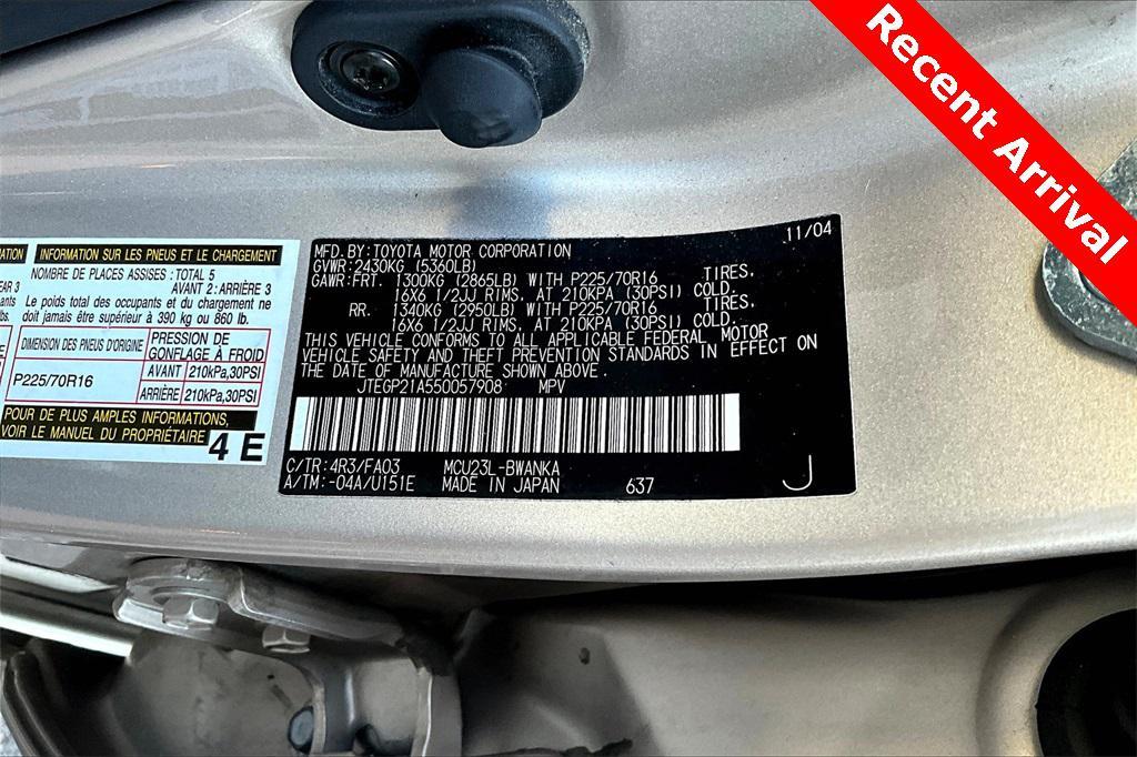 used 2005 Toyota Highlander car, priced at $11,989