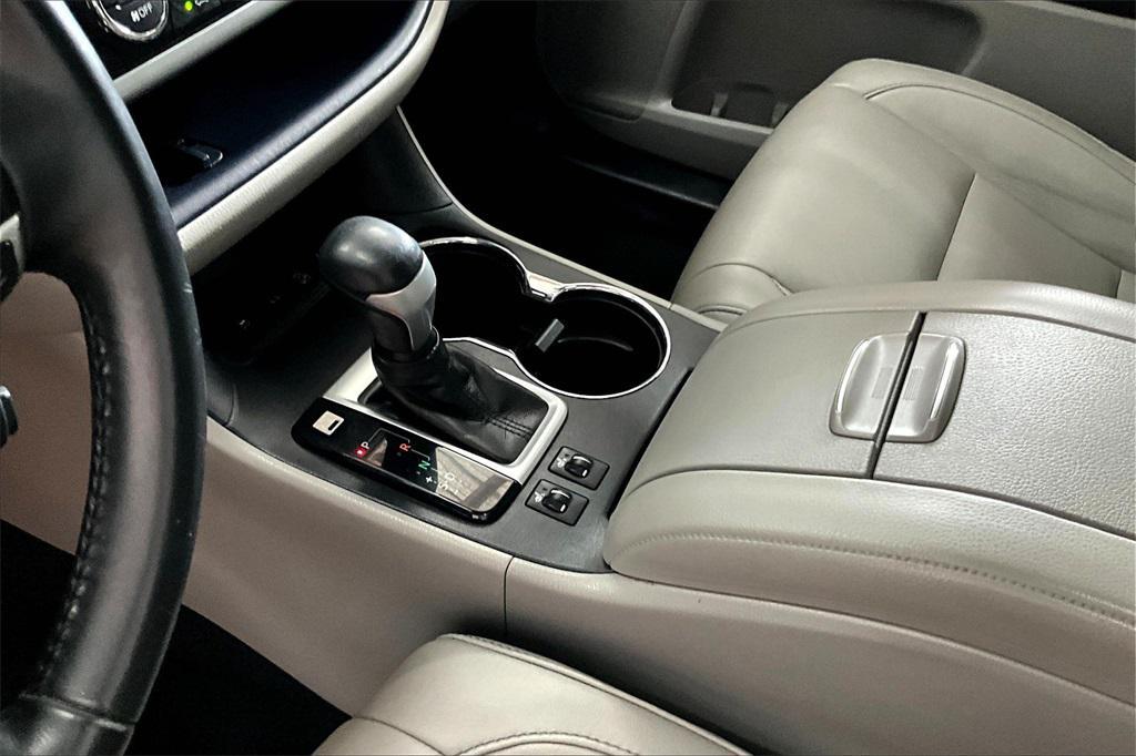 used 2018 Toyota Highlander car, priced at $21,478