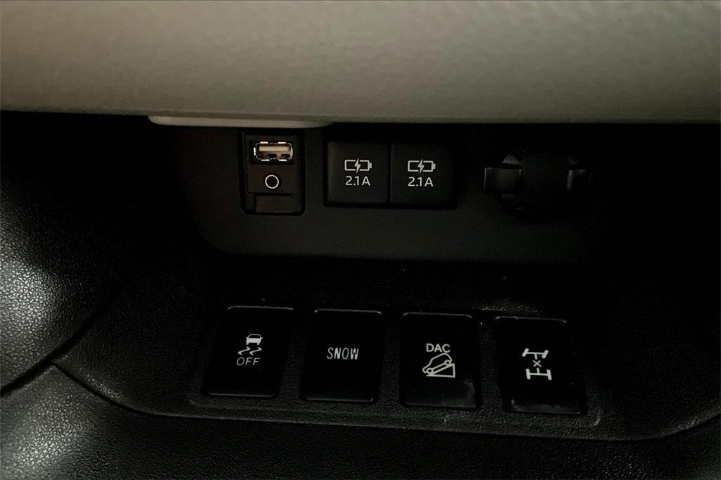 used 2018 Toyota Highlander car, priced at $21,478