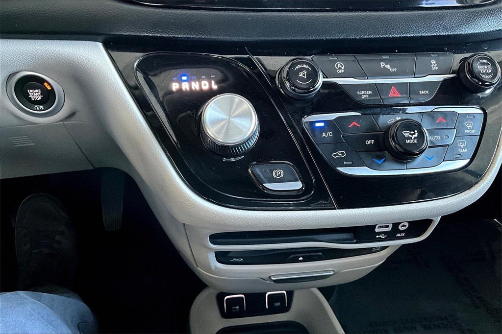 used 2017 Chrysler Pacifica car, priced at $11,986