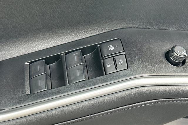 used 2025 Toyota Highlander car, priced at $46,998