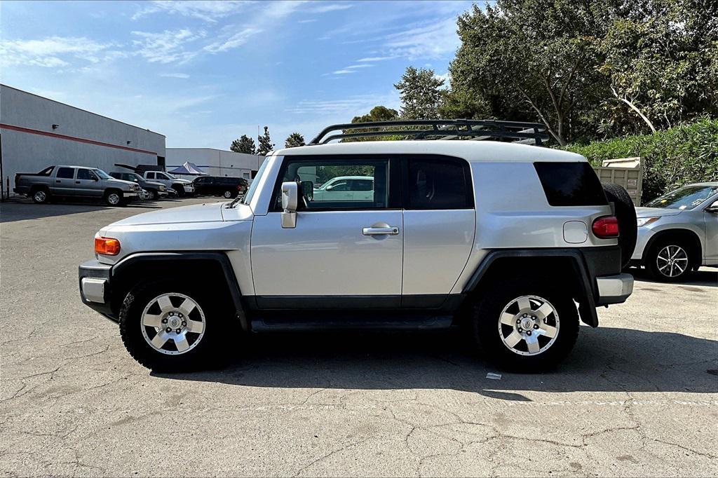 used 2007 Toyota FJ Cruiser car, priced at $15,979