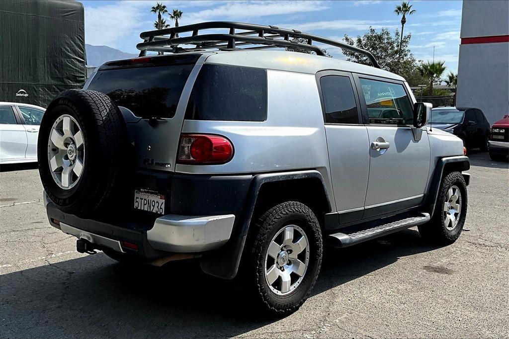 used 2007 Toyota FJ Cruiser car, priced at $15,979