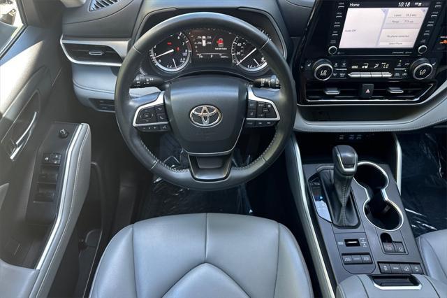 used 2022 Toyota Highlander car, priced at $39,864