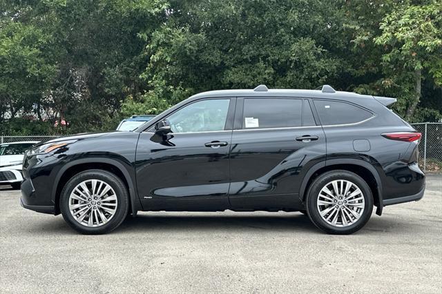 new 2025 Toyota Highlander Hybrid car, priced at $57,072