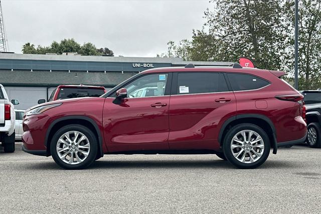 new 2025 Toyota Highlander car, priced at $53,354