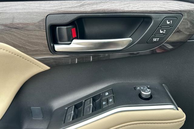 new 2025 Toyota Highlander car, priced at $53,354