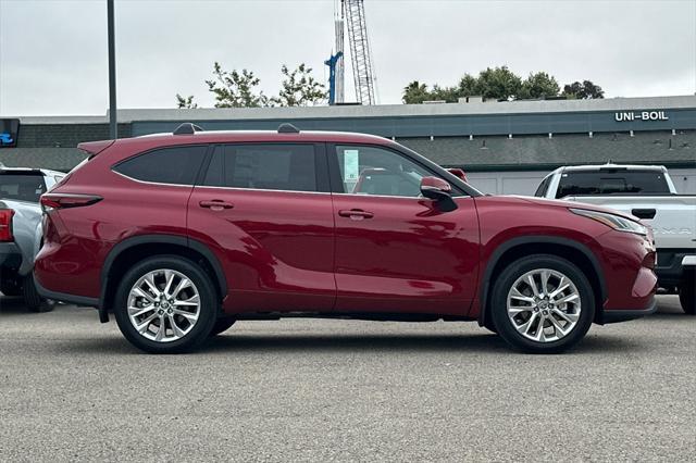 new 2025 Toyota Highlander car, priced at $53,354
