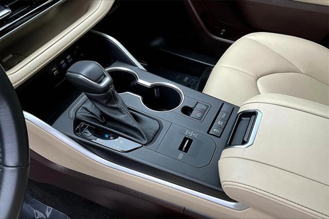 used 2022 Toyota Highlander Hybrid car, priced at $40,979