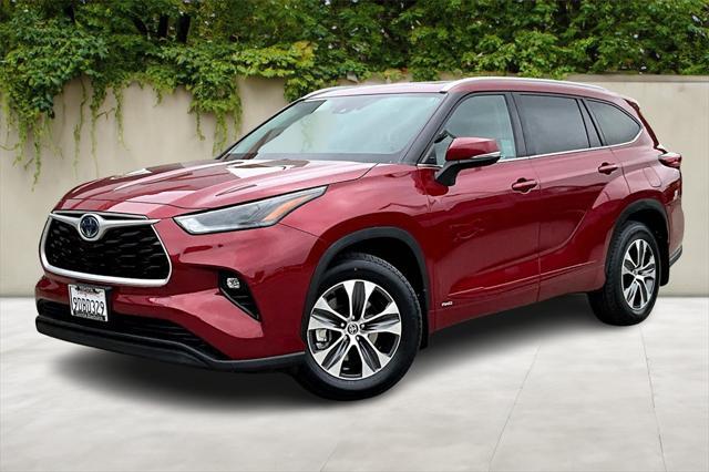 used 2022 Toyota Highlander Hybrid car, priced at $40,979