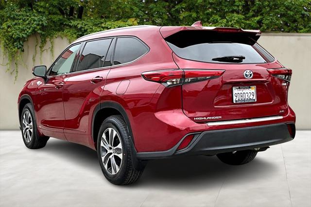 used 2022 Toyota Highlander Hybrid car, priced at $40,979
