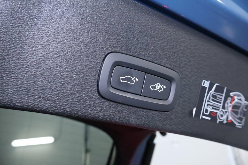 used 2022 Volvo C40 Recharge Pure Electric car, priced at $24,498