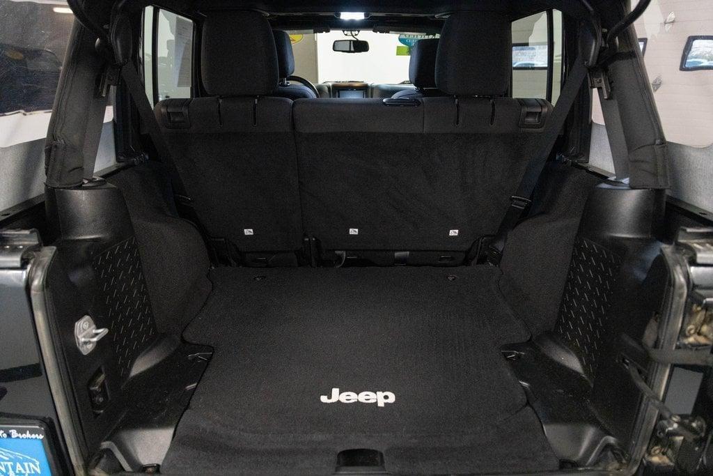 used 2015 Jeep Wrangler Unlimited car, priced at $19,876