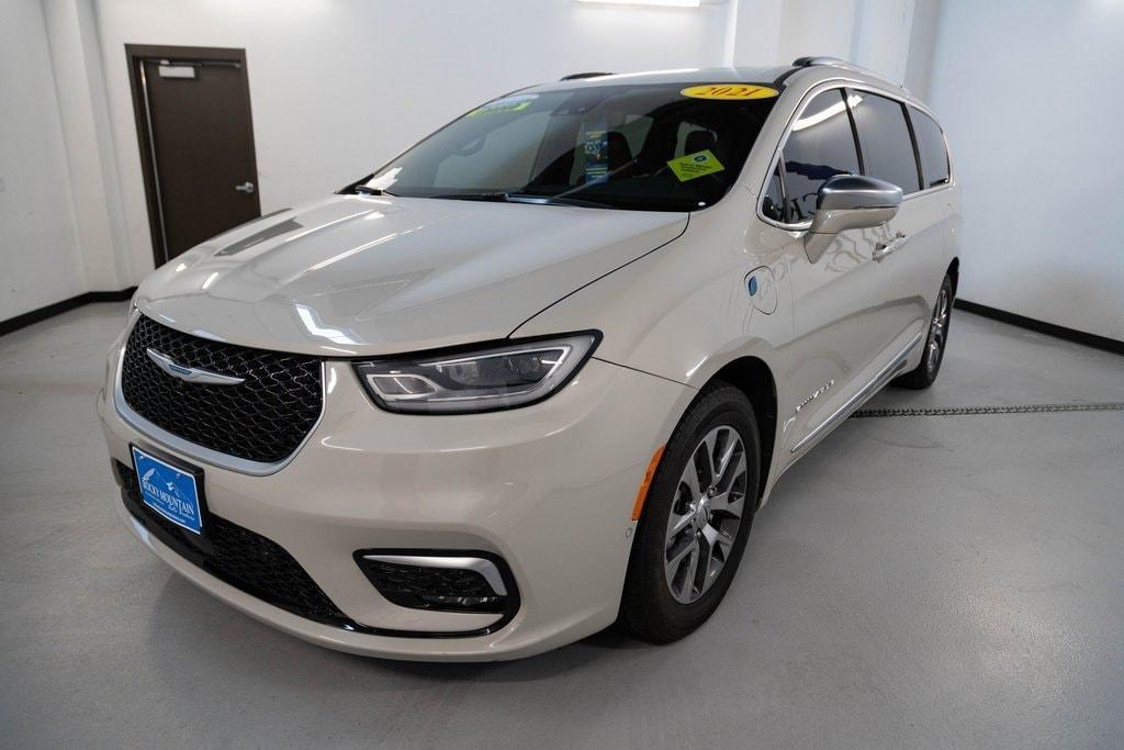 used 2021 Chrysler Pacifica Hybrid car, priced at $32,117