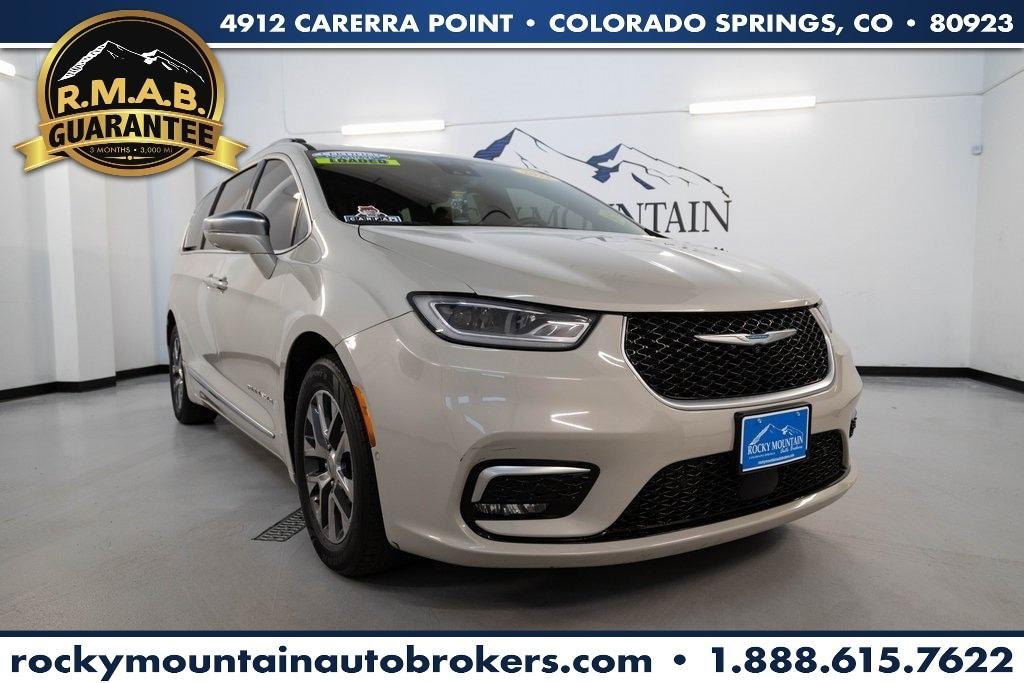 used 2021 Chrysler Pacifica Hybrid car, priced at $30,766