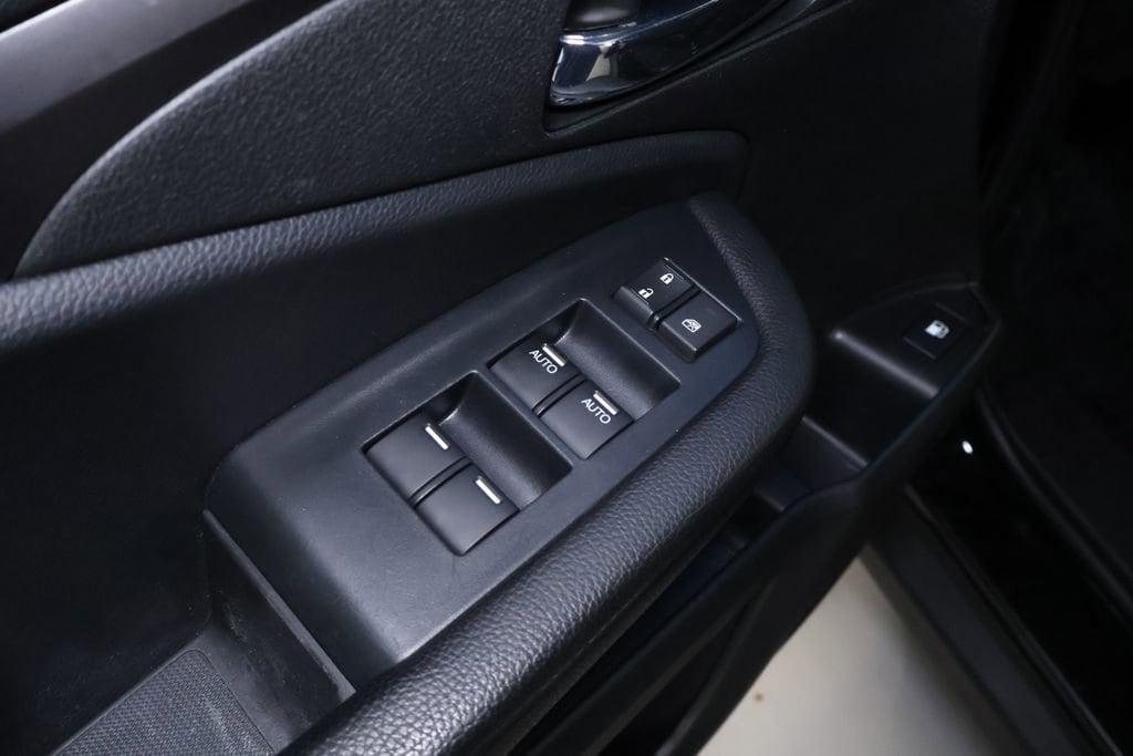 used 2022 Honda Pilot car, priced at $28,998