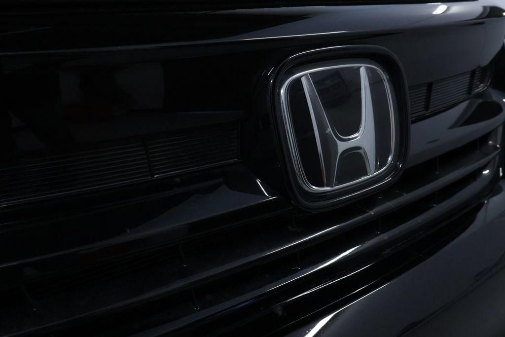 used 2022 Honda Pilot car, priced at $28,998