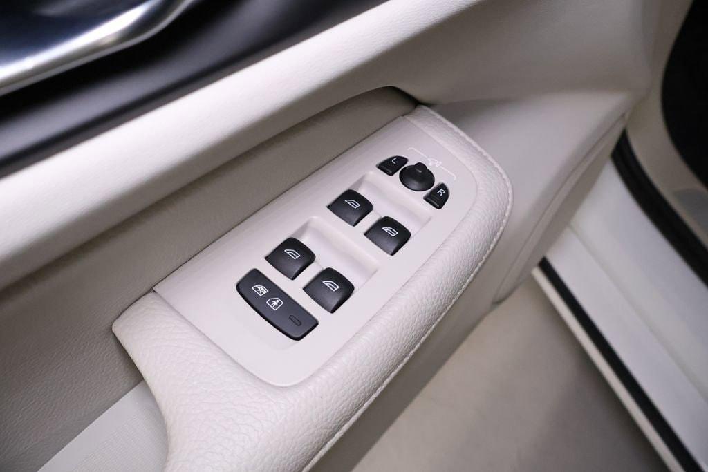 used 2022 Volvo S60 car, priced at $25,998