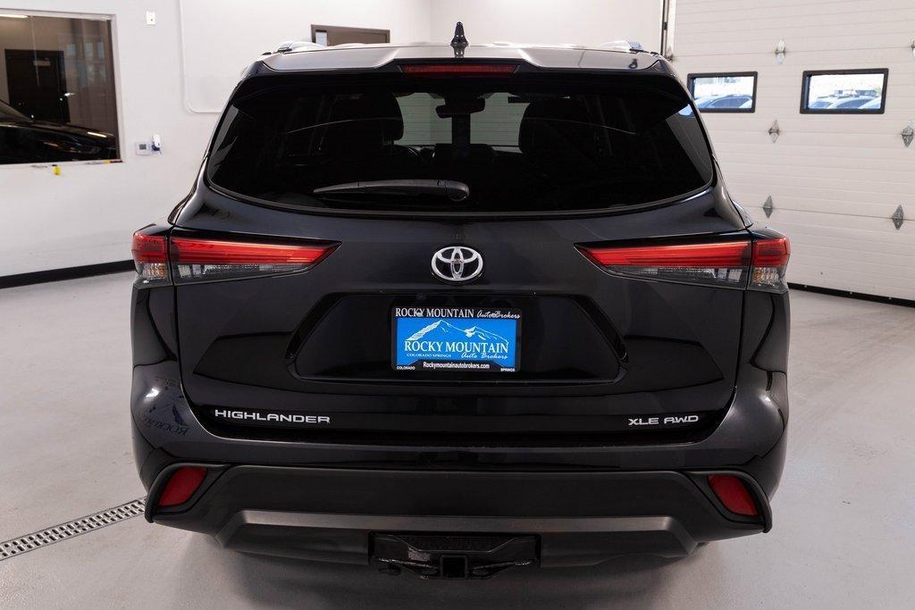 used 2021 Toyota Highlander car, priced at $29,999