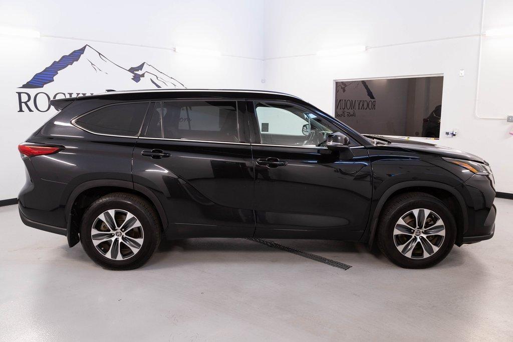 used 2021 Toyota Highlander car, priced at $29,999