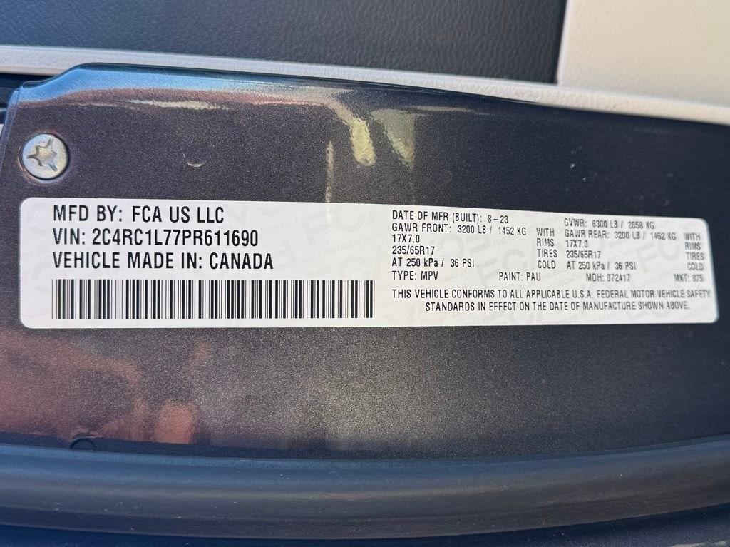 used 2023 Chrysler Pacifica Hybrid car, priced at $24,998