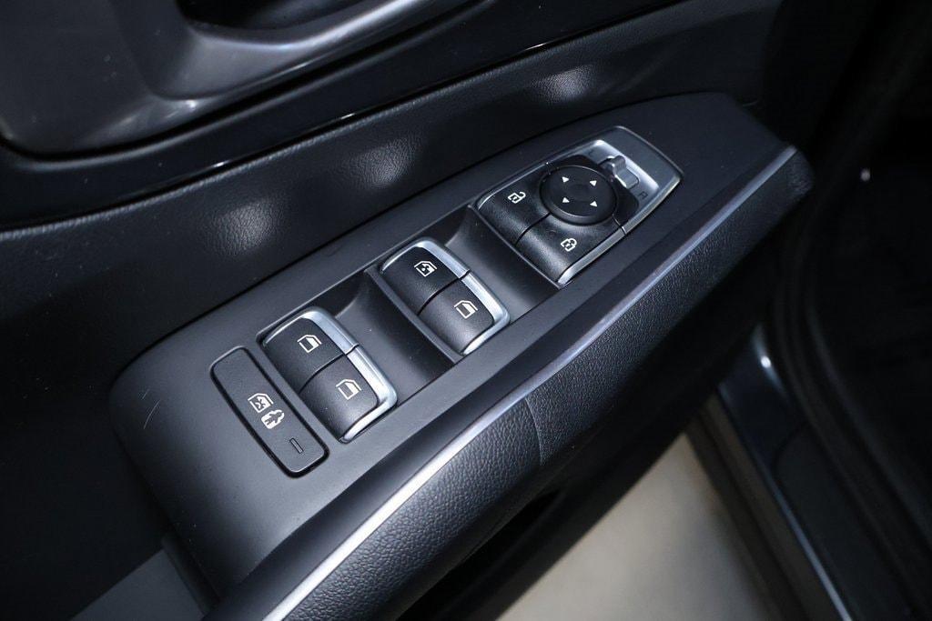 used 2023 Kia Sorento car, priced at $24,995