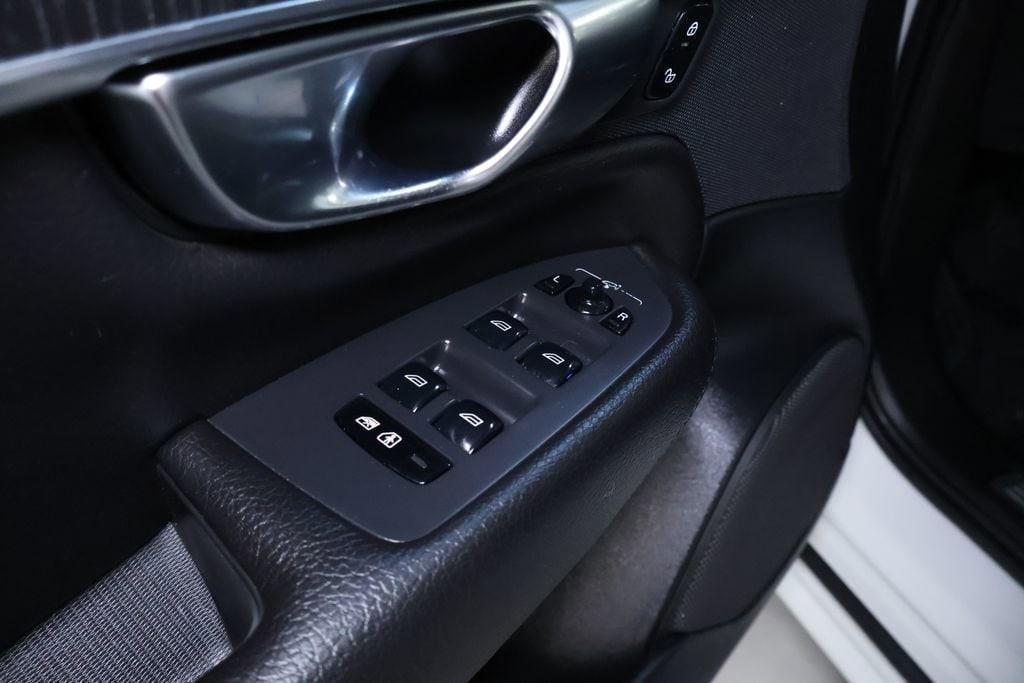 used 2020 Volvo XC90 car, priced at $24,998