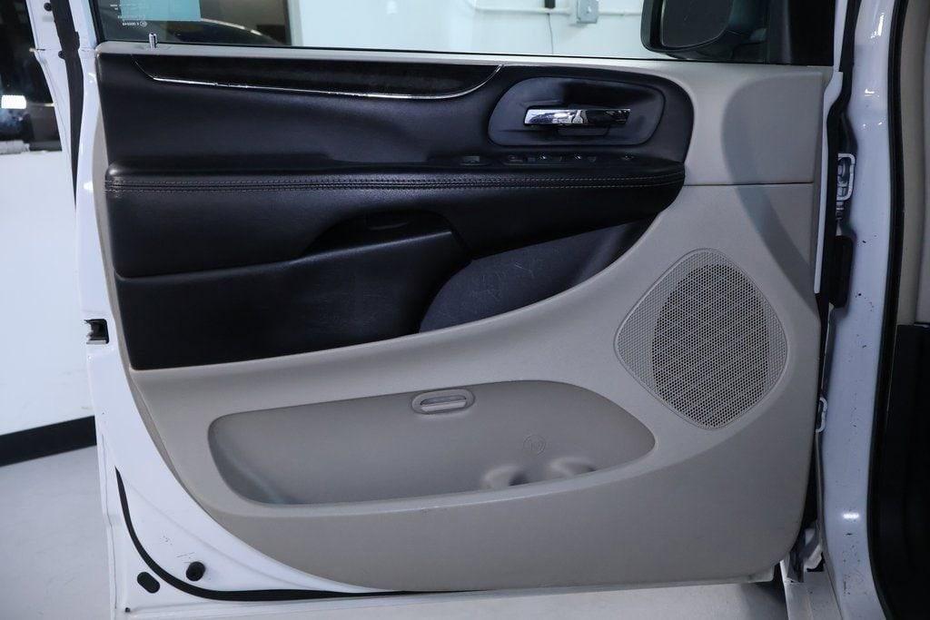used 2014 Chrysler Town & Country car, priced at $9,298